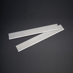 Chemical fiber cutting blade